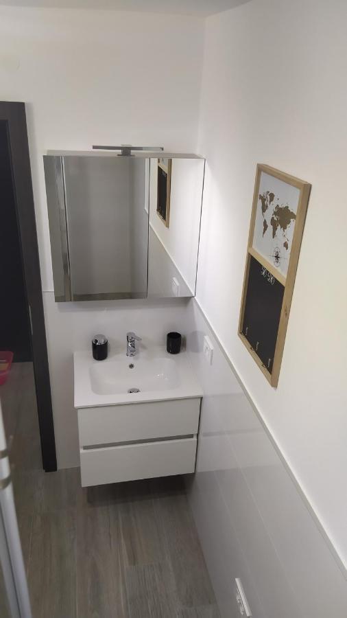 Apartments Dora 2 Bibinje Eksteriør billede